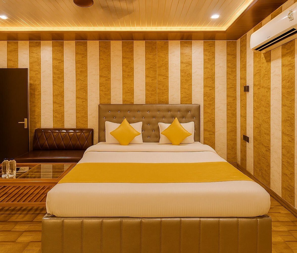 Hotel Comfort Stay — room interior